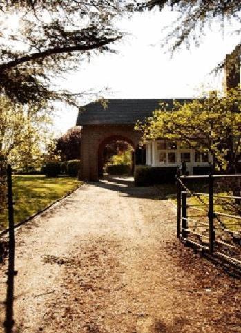 Petersons Armidale Winery And Guesthouse Bagian luar foto