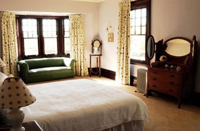 Petersons Armidale Winery And Guesthouse Bagian luar foto
