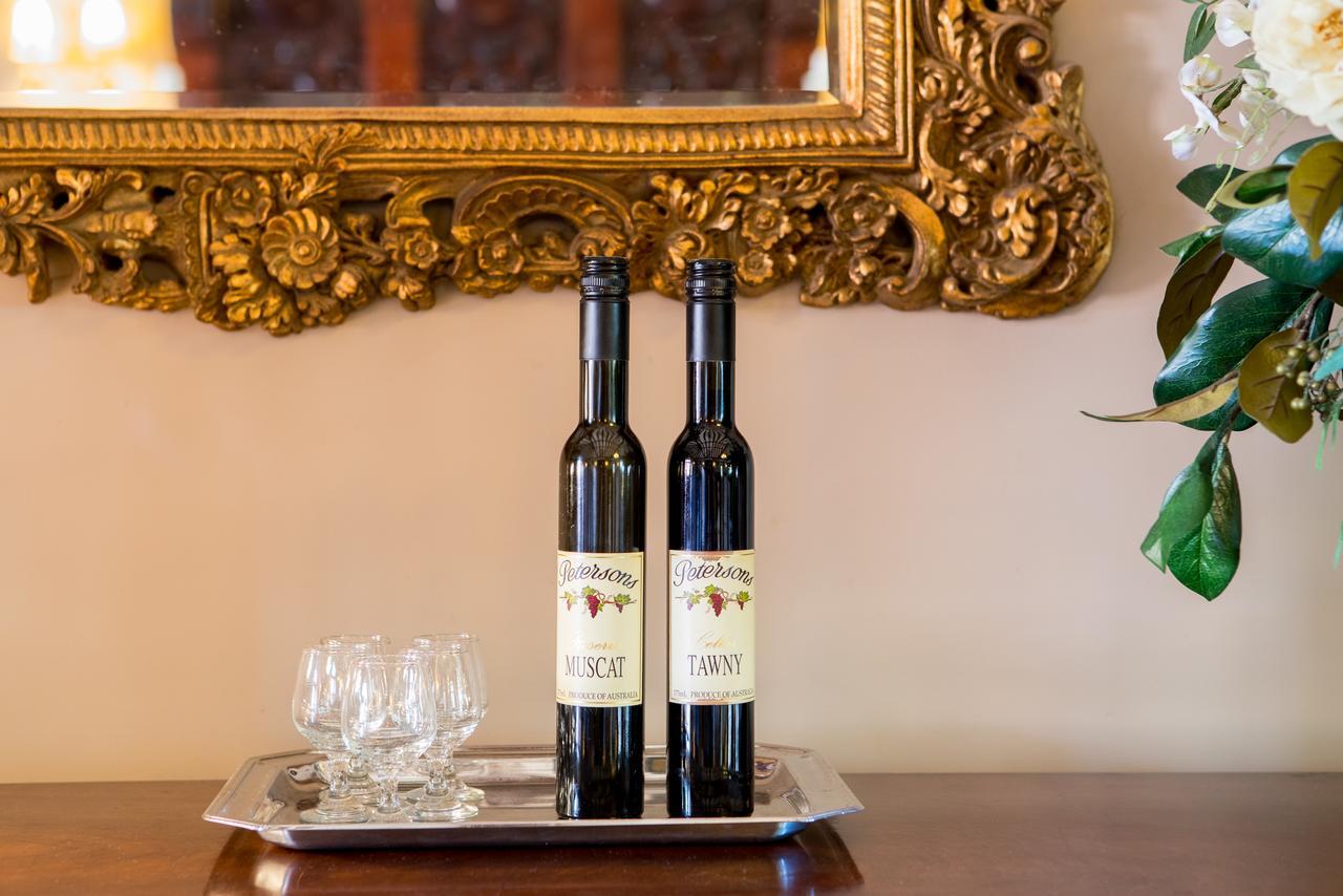 Petersons Armidale Winery And Guesthouse Bagian luar foto