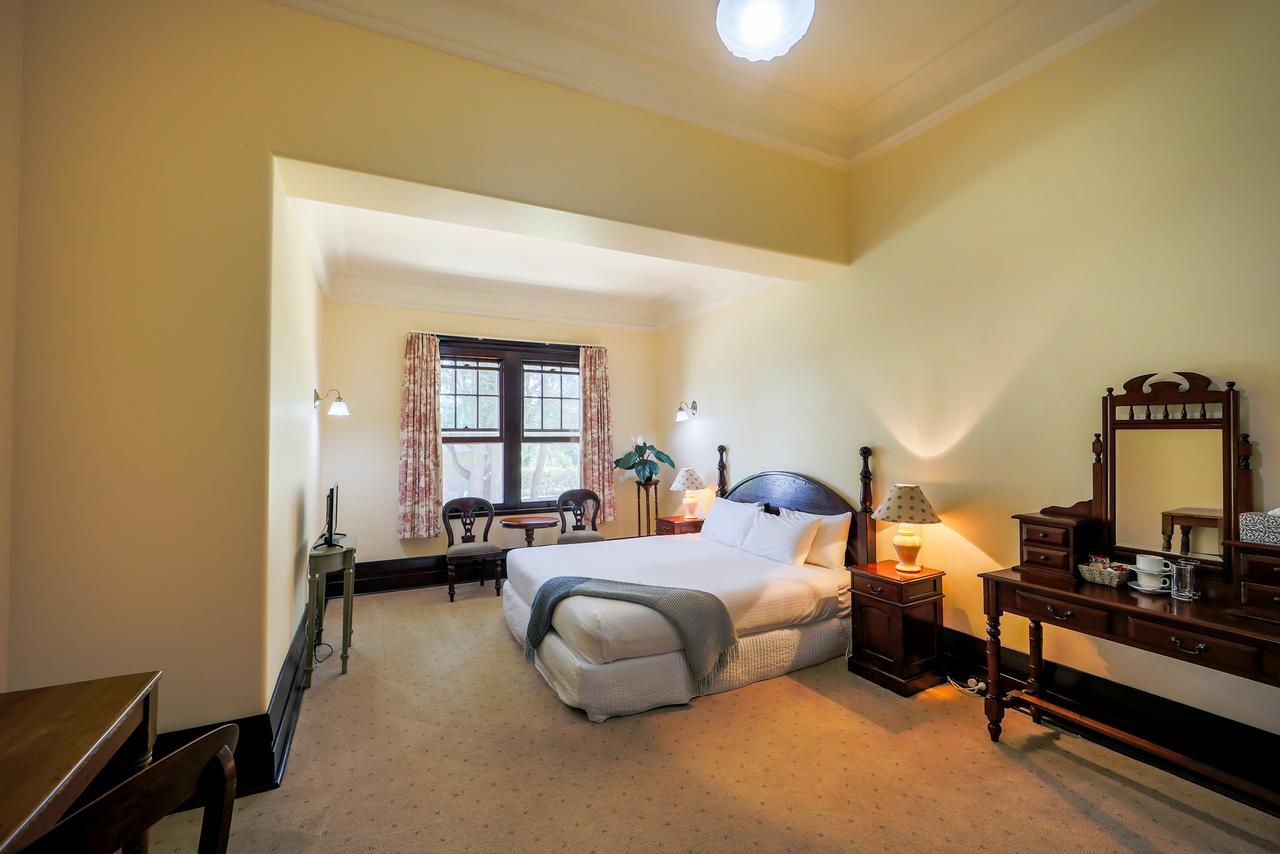Petersons Armidale Winery And Guesthouse Bagian luar foto