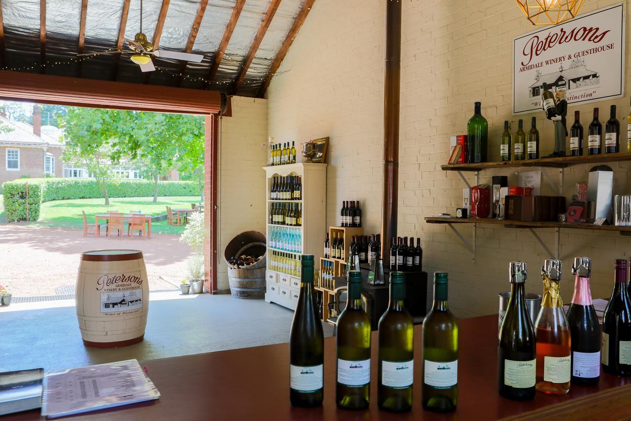 Petersons Armidale Winery And Guesthouse Bagian luar foto