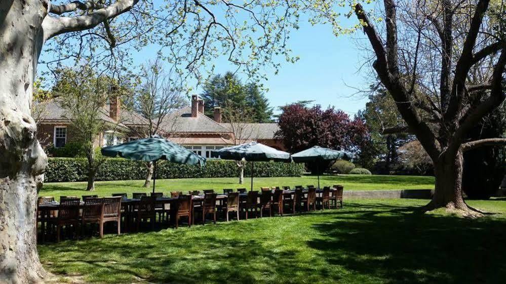 Petersons Armidale Winery And Guesthouse Bagian luar foto